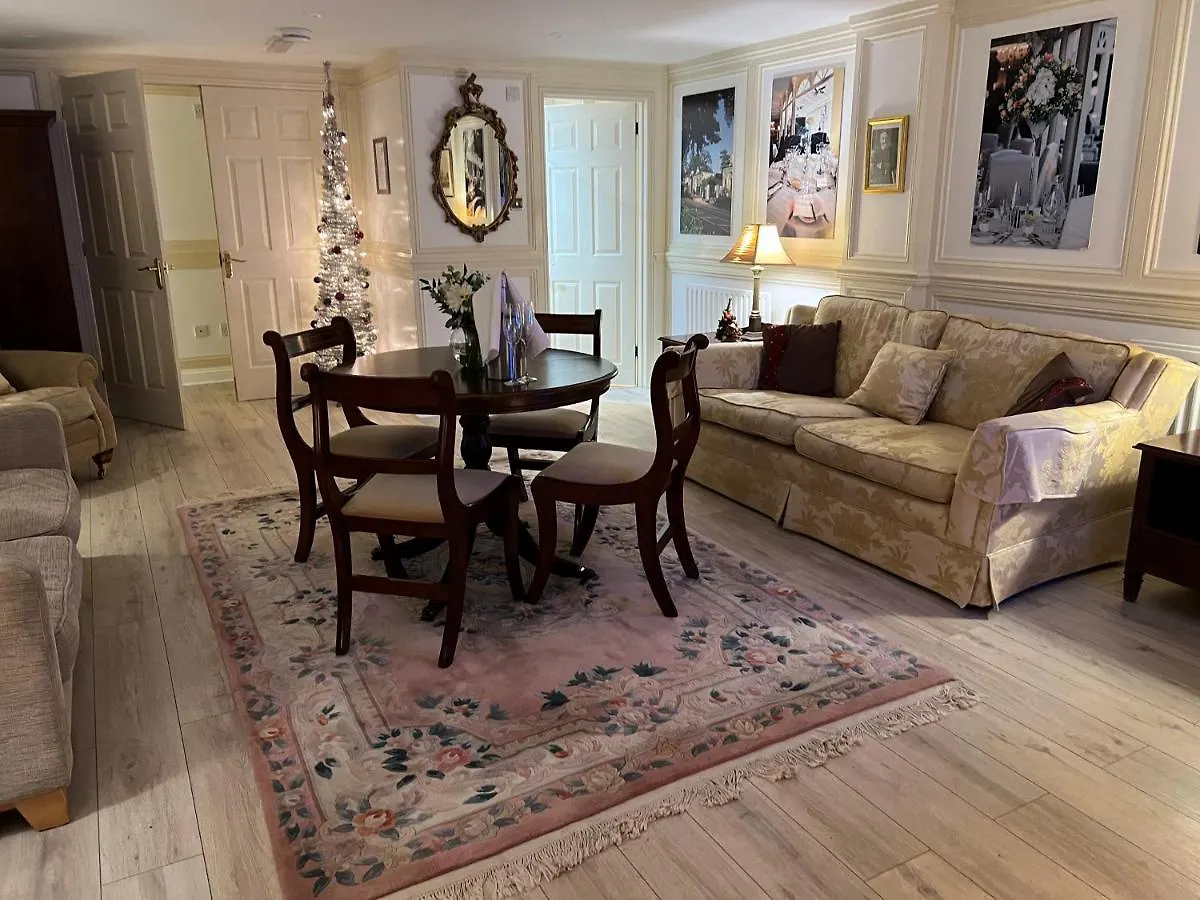 The Lord Bute Hotel Highcliffe 5*,